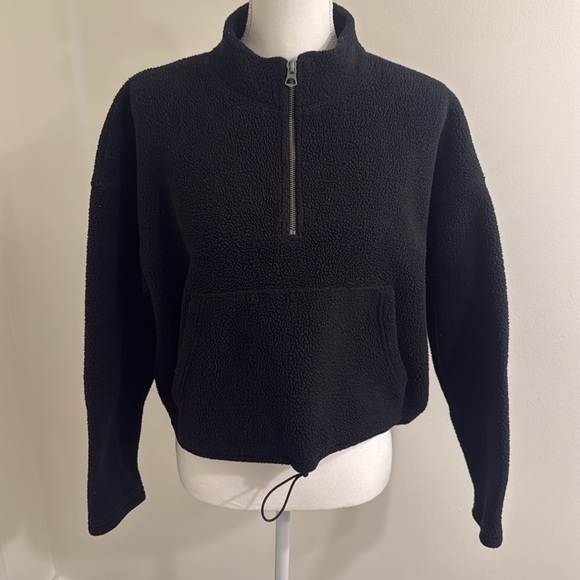 American Eagle Outfitters Jackets & Blazers - American Eagle Cropped Black Sherpa Fleece Sweatshirt Sweater Top Women’s Medium